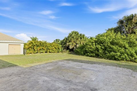 House in Port Charlotte, Florida 3 bedrooms, 221.85 sq.m. № 2157132 - photo 29