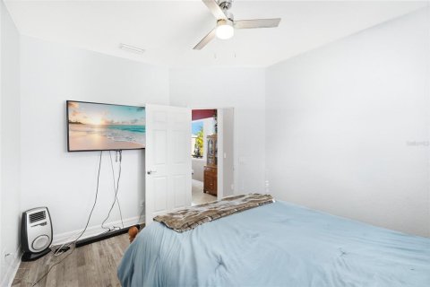 House in Port Charlotte, Florida 3 bedrooms, 221.85 sq.m. № 2157132 - photo 22