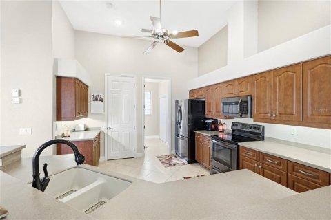 House in Port Charlotte, Florida 3 bedrooms, 221.85 sq.m. № 2157132 - photo 11