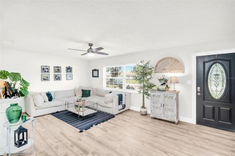 Casa en venta en Clearwater, Florida, 3 dormitorios, 154.03 m2 № 1905963 - foto 4