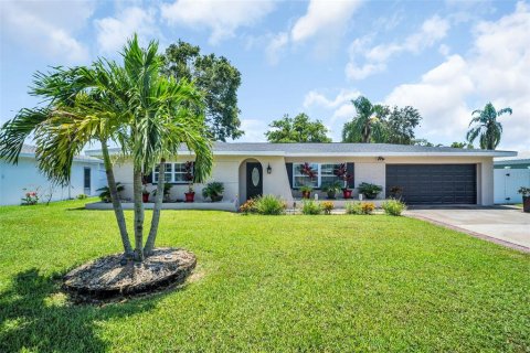 Casa en venta en Clearwater, Florida, 3 dormitorios, 154.03 m2 № 1905963 - foto 1