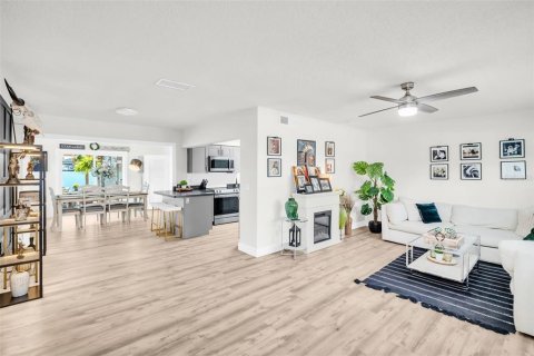 Casa en venta en Clearwater, Florida, 3 dormitorios, 154.03 m2 № 1905963 - foto 9