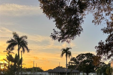 Condominio en venta en Miami, Florida, 2 dormitorios, 103.12 m2 № 1990519 - foto 2