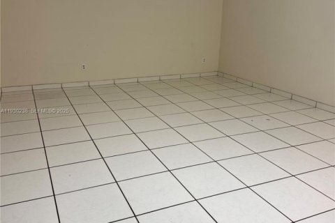 Condo in Miami, Florida, 2 bedrooms  № 1990519 - photo 20