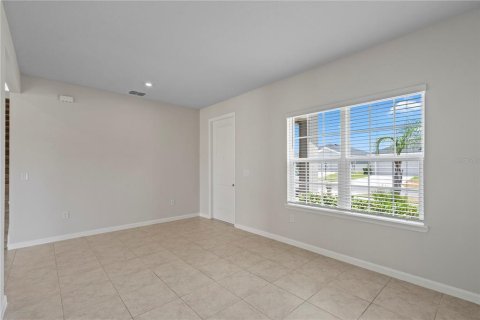 House in Davenport, Florida 4 bedrooms, 266.63 sq.m. № 1670072 - photo 15