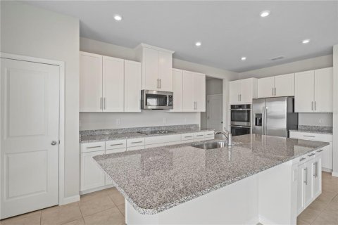 House in Davenport, Florida 4 bedrooms, 266.63 sq.m. № 1670072 - photo 4