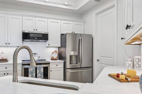 Condo in New Smyrna Beach, Florida, 2 bedrooms  № 2402776 - photo 9