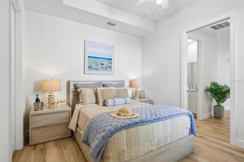 Condo in New Smyrna Beach, Florida, 2 bedrooms  № 2402776 - photo 24