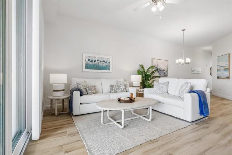 Condo in New Smyrna Beach, Florida, 2 bedrooms  № 2402776 - photo 4