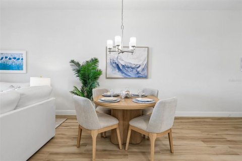 Condo in New Smyrna Beach, Florida, 2 bedrooms  № 2402776 - photo 5
