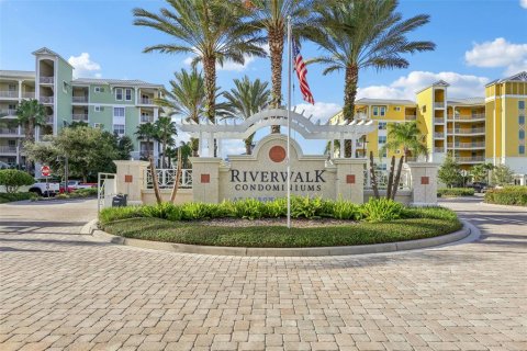 Condo in New Smyrna Beach, Florida, 2 bedrooms  № 2402776 - photo 29