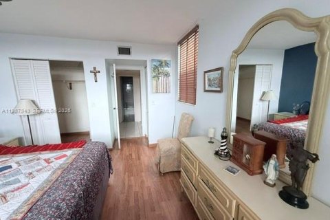 Condominio en venta en Lauderdale Lakes, Florida, 1 dormitorio, 69.49 m2 № 2055428 - foto 21