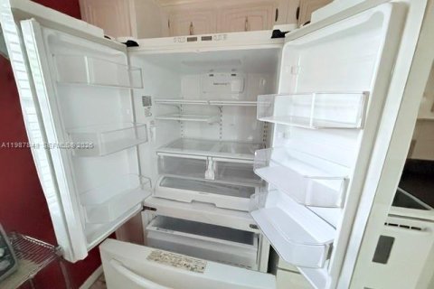 Condominio en venta en Lauderdale Lakes, Florida, 1 dormitorio, 69.49 m2 № 2055428 - foto 6