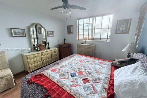 Condominio en venta en Lauderdale Lakes, Florida, 1 dormitorio, 69.49 m2 № 2055428 - foto 19