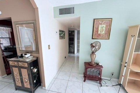 Condominio en venta en Lauderdale Lakes, Florida, 1 dormitorio, 69.49 m2 № 2055428 - foto 16