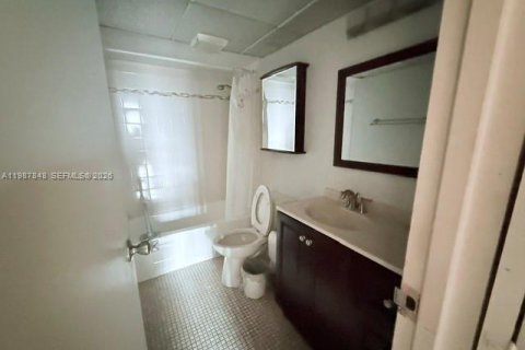 Condominio en venta en Lauderdale Lakes, Florida, 1 dormitorio, 69.49 m2 № 2055428 - foto 22