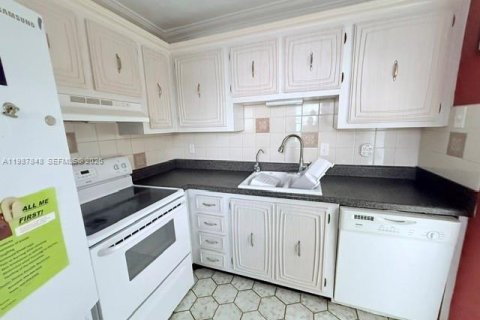 Condominio en venta en Lauderdale Lakes, Florida, 1 dormitorio, 69.49 m2 № 2055428 - foto 4