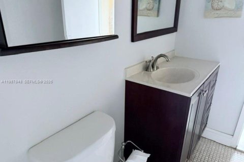 Condominio en venta en Lauderdale Lakes, Florida, 1 dormitorio, 69.49 m2 № 2055428 - foto 24