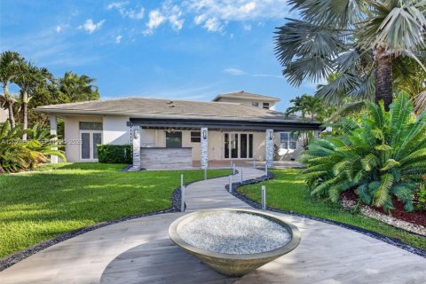 Villa ou maison à Weston, Floride 5 chambres, 451.32 m2 № 2327487