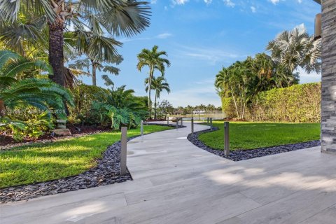 Villa ou maison à vendre à Weston, Floride: 5 chambres, 451.32 m2 № 2327487 - photo 16