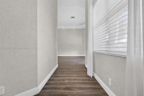 Villa ou maison à vendre à Weston, Floride: 5 chambres, 451.32 m2 № 2327487 - photo 28