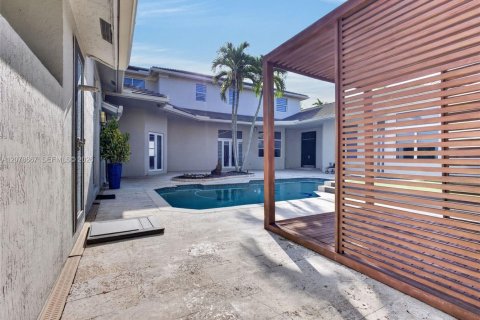 Villa ou maison à vendre à Weston, Floride: 5 chambres, 451.32 m2 № 2327487 - photo 9