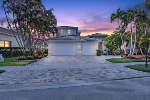 Villa ou maison à vendre à Weston, Floride: 5 chambres, 451.32 m2 № 2327487 - photo 2