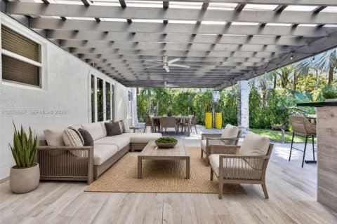 Villa ou maison à vendre à Weston, Floride: 5 chambres, 451.32 m2 № 2327487 - photo 17