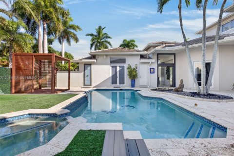 Villa ou maison à vendre à Weston, Floride: 5 chambres, 451.32 m2 № 2327487 - photo 6
