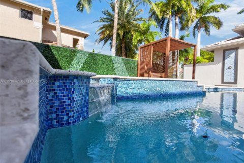 Villa ou maison à vendre à Weston, Floride: 5 chambres, 451.32 m2 № 2327487 - photo 14