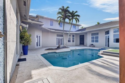 Villa ou maison à vendre à Weston, Floride: 5 chambres, 451.32 m2 № 2327487 - photo 8