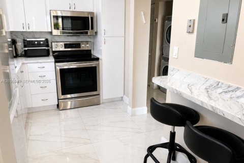 Снять в аренду кондоминиум в Майами-Бич, Флорида 2 спальни, 92.34м2, № 2084460 - фото 5