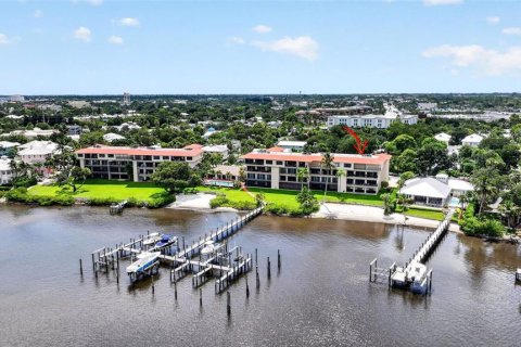 Condo in Stuart, Florida, 2 bedrooms  № 2289658 - photo 3