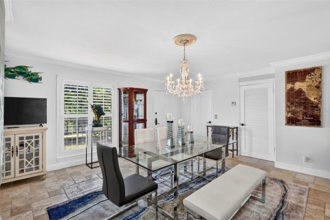 Condo in Stuart, Florida, 2 bedrooms  № 2289658 - photo 11