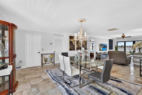 Condo in Stuart, Florida, 2 bedrooms  № 2289658 - photo 8