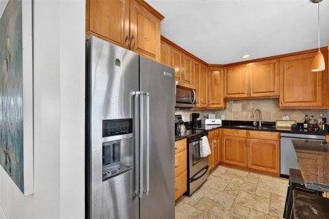 Condo in Stuart, Florida, 2 bedrooms  № 2289658 - photo 23