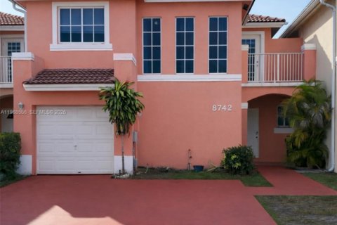 Casa en Miami, Florida 4 dormitorios, 166.3 m2 № 2030594