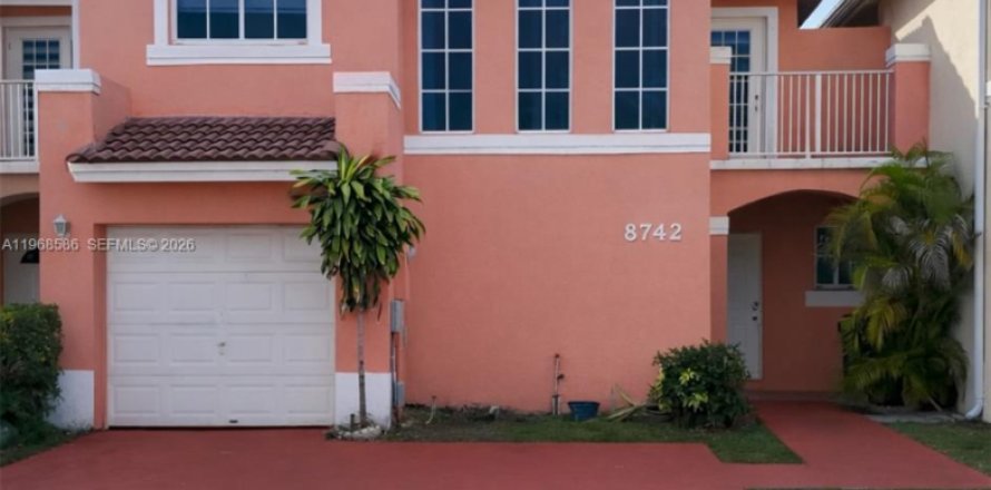 Casa en Miami, Florida 4 dormitorios, 166.3 m2 № 2030594