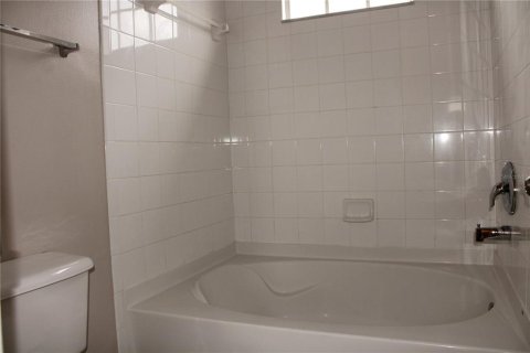 Condominio en alquiler en Sarasota, Florida, 2 dormitorios, 115.76 m2 № 1642612 - foto 16