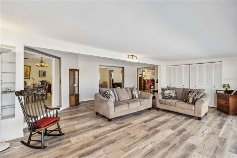 Villa ou maison à vendre à Bradenton, Floride: 2 chambres, 190.82 m2 № 1585895 - photo 10