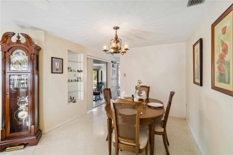 Villa ou maison à vendre à Bradenton, Floride: 2 chambres, 190.82 m2 № 1585895 - photo 15