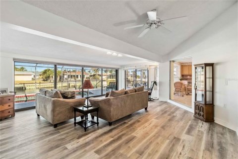 Villa ou maison à vendre à Bradenton, Floride: 2 chambres, 190.82 m2 № 1585895 - photo 13