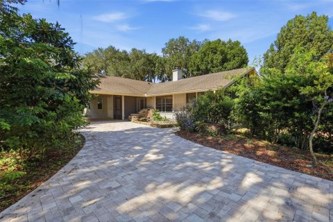 Casa en venta en Umatilla, Florida, 5 dormitorios, 458.57 m2 № 2420585 - foto 6