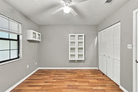 Casa en venta en Umatilla, Florida, 5 dormitorios, 458.57 m2 № 2420585 - foto 21