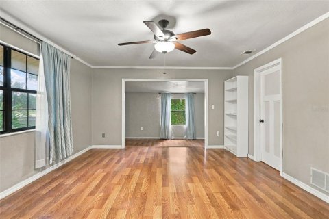 Casa en venta en Umatilla, Florida, 5 dormitorios, 458.57 m2 № 2420585 - foto 16