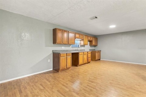Casa en venta en Umatilla, Florida, 5 dormitorios, 458.57 m2 № 2420585 - foto 24