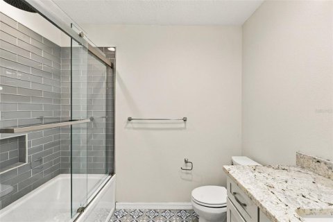 Casa en venta en Umatilla, Florida, 5 dormitorios, 458.57 m2 № 2420585 - foto 19