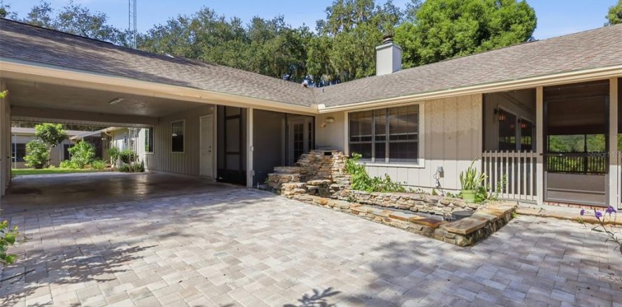Casa en Umatilla, Florida 5 dormitorios, 458.57 m2 № 2420585