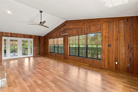 Casa en venta en Umatilla, Florida, 5 dormitorios, 458.57 m2 № 2420585 - foto 11