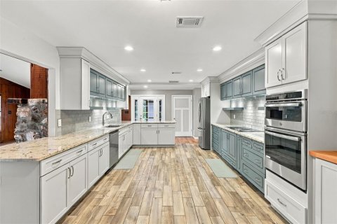 Casa en venta en Umatilla, Florida, 5 dormitorios, 458.57 m2 № 2420585 - foto 30